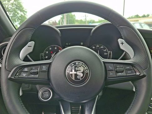 Used 2023 Alfa Romeo Giulia Veloce RWD image 19