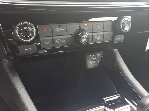 New 2026 Jeep Compass Latitude AWD/4WD image 8