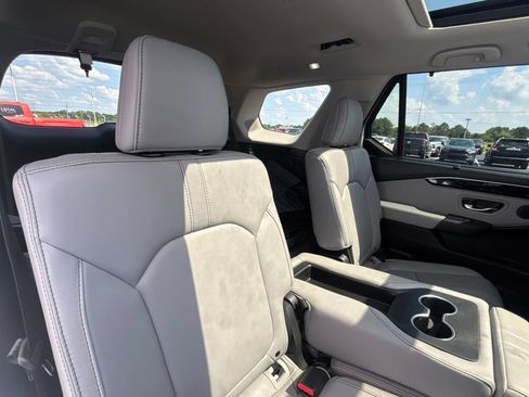 Used 2025 Honda Pilot Touring image 30