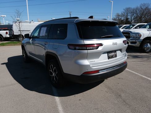 Used 2024 Jeep Grand Cherokee L Limited w/ Luxury Tech Group II AWD/4WD image 9