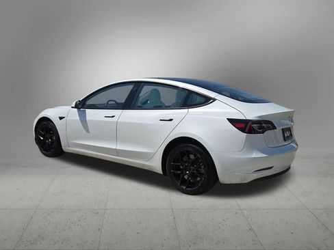 Used 2023 Tesla Model 3 Standard Range RWD image 4