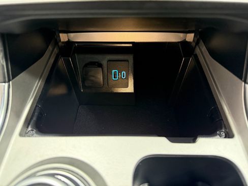 Used 2023 Ford Explorer Platinum w/ Technology Package image 14