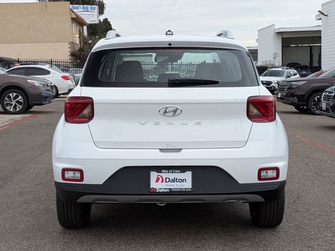 New 2026 Hyundai Venue SEL FWD image 3