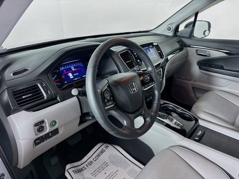 Used 2019 Honda Pilot Touring image 8