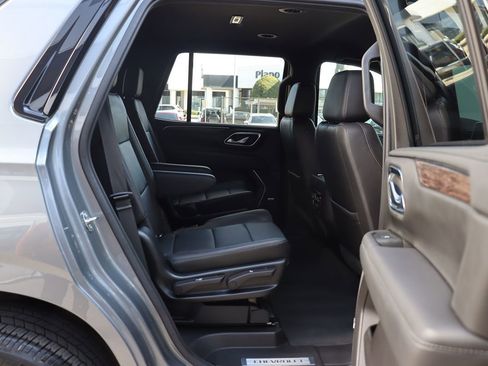 Used 2021 Chevrolet Tahoe Z71 image 36