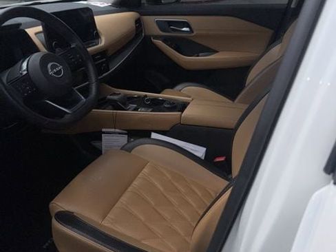 Used 2022 Nissan Rogue Platinum w/ Head-Up Display Package image 18