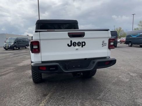 Used 2025 Jeep Gladiator Sport AWD/4WD image 7