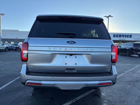 Used 2024 Ford Expedition Max XLT image 5