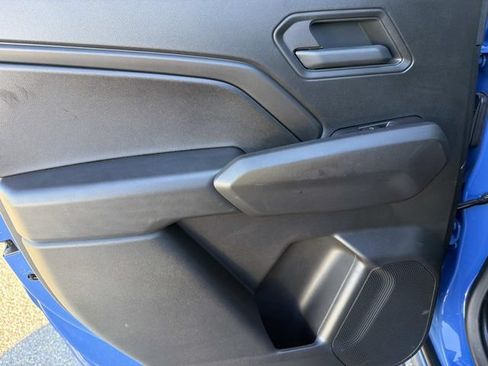 Used 2025 Chevrolet Colorado Trail Boss AWD/4WD image 17