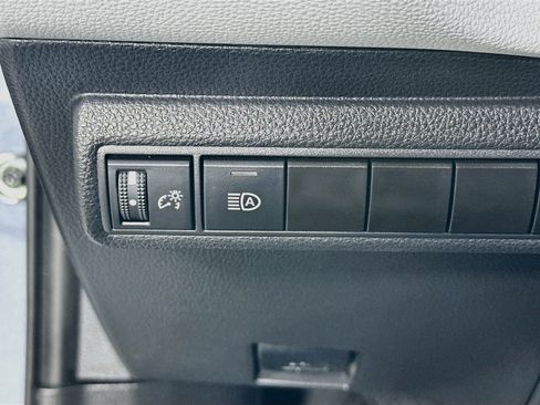 Used 2022 Toyota Corolla SE image 10