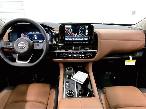 New 2025 Nissan Pathfinder Platinum w/ Lighting Package (N93) image 5