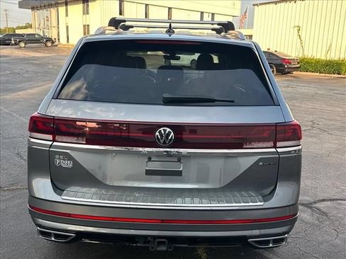 Used 2024 Volkswagen Atlas SEL Premium R-Line AWD/4WD image 10