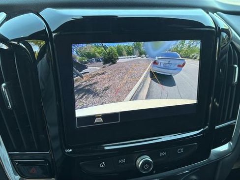 Used 2023 Chevrolet Traverse LT FWD image 28