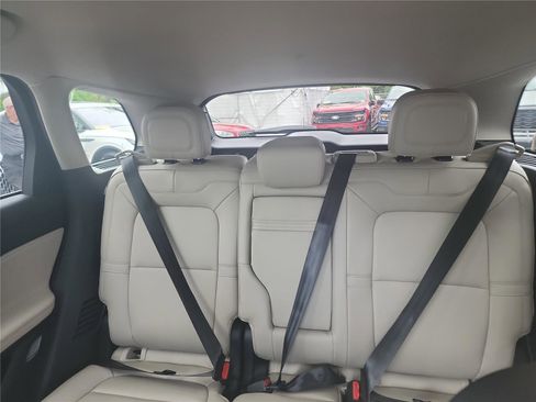 New 2026 Lincoln Corsair Premiere image 15