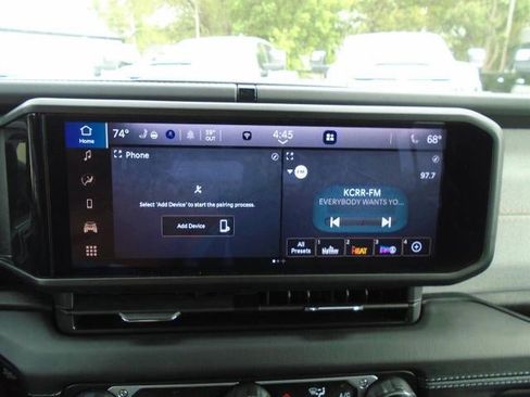 Used 2025 Jeep Wrangler Unlimited Sahara AWD/4WD image 12