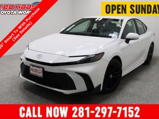 Used 2025 Toyota Camry SE video 1