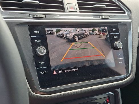 Certified 2023 Volkswagen Tiguan SE R-Line FWD image 18