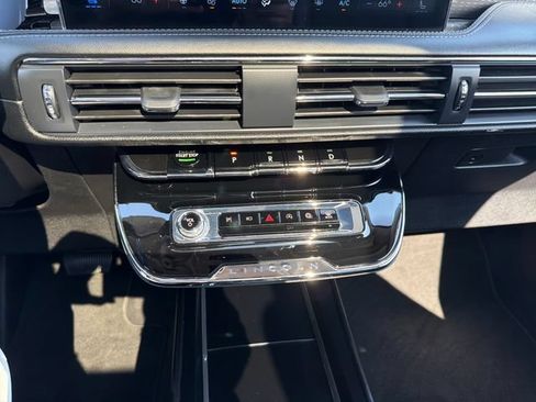 Certified 2023 Lincoln Corsair Reserve w/ Equipment Group 201A AWD/4WD image 19