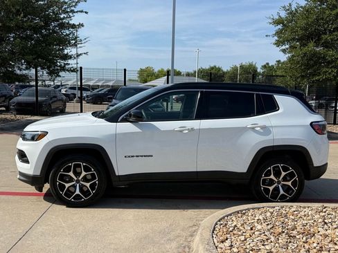 Used 2025 Jeep Compass Limited AWD/4WD image 2