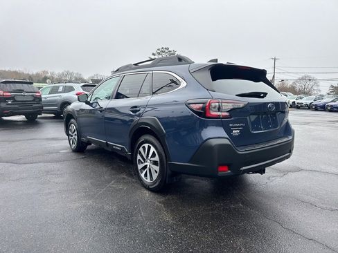 Certified 2023 Subaru Outback Premium image 5