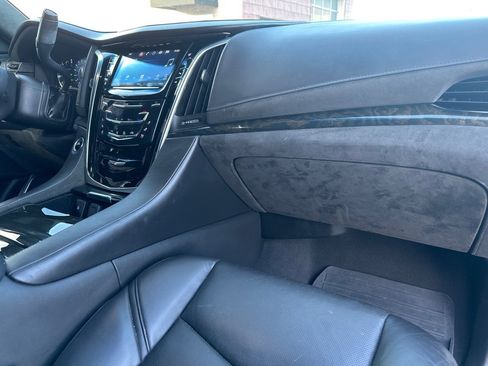 Used 2019 Cadillac Escalade ESV Platinum image 9