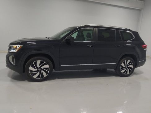 Used 2024 Volkswagen Atlas SEL AWD/4WD image 2
