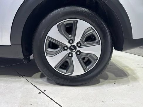 Used 2018 Kia Niro FE FWD image 10