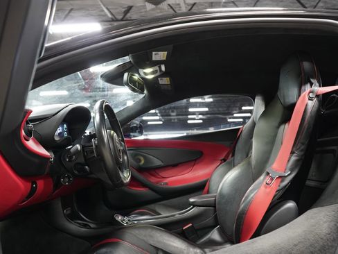 Used 2017 McLaren 570S Coupe RWD image 16