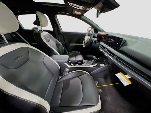 New 2025 Kia K4 GT-Line w/ GT-Line Premium Package image 29