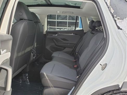 New 2026 Volkswagen Tiguan SE image 8