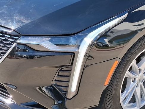 Used 2023 Cadillac CT4 Luxury RWD image 6