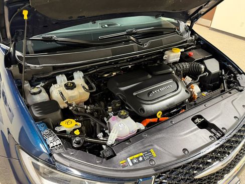 Used 2023 Chrysler Pacifica Touring-L FWD image 61
