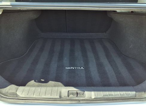 Used 2024 Nissan Sentra SV FWD image 12