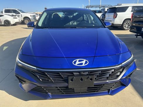 Used 2025 Hyundai Elantra SEL image 14
