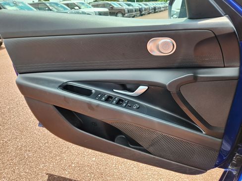 Used 2023 Hyundai Elantra SEL FWD image 24