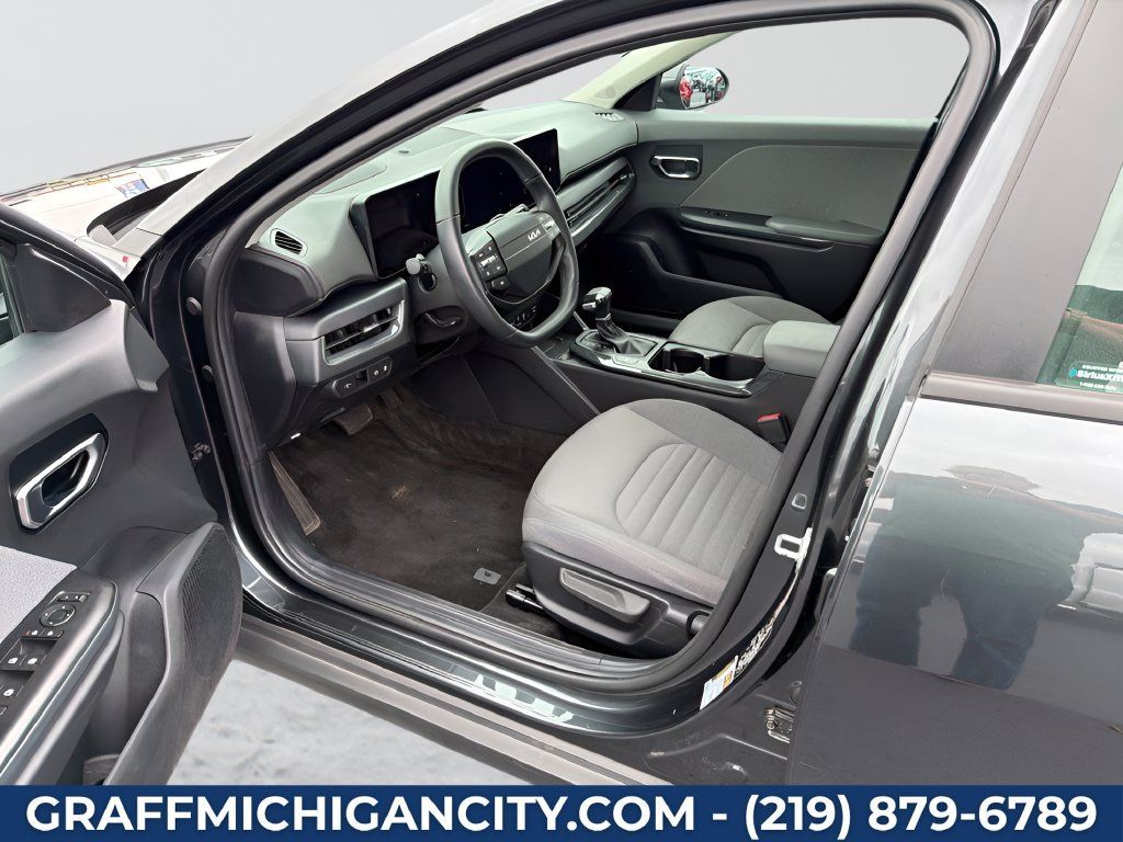Used 2025 Kia K4 EX FWD image 14