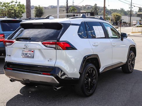 Used 2025 Toyota RAV4 SE image 8