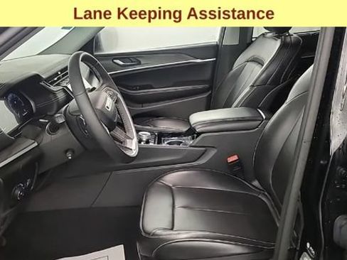 Used 2023 Jeep Grand Cherokee Limited w/ Luxury Tech Group II AWD/4WD image 7