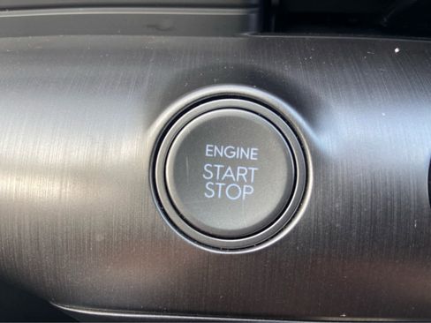 Used 2025 Hyundai Kona SEL AWD/4WD image 32