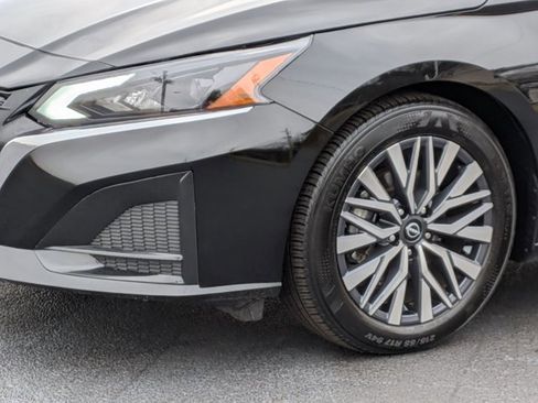 Certified 2025 Nissan Altima 2.5 SV image 9