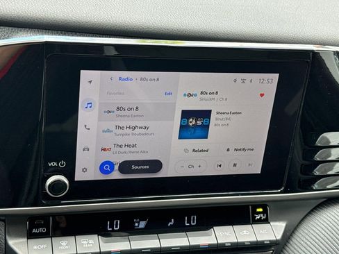 Used 2025 Toyota Camry SE image 17