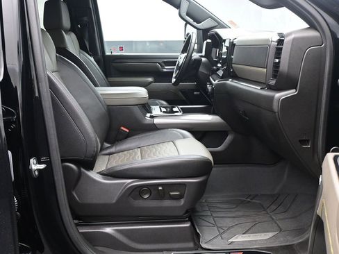 Used 2024 Chevrolet Silverado 2500 ZR2 image 10