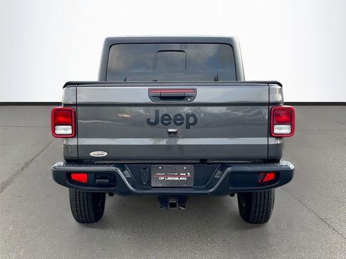 Certified 2024 Jeep Gladiator Sport AWD/4WD image 6