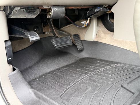 Used 2002 Chevrolet Silverado 3500 LS w/ Electrical Convenience Pkg image 98