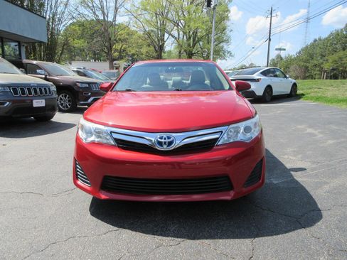 Used 2012 Toyota Camry LE image 2
