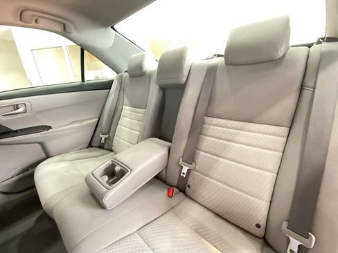 Used 2016 Toyota Camry LE FWD image 24