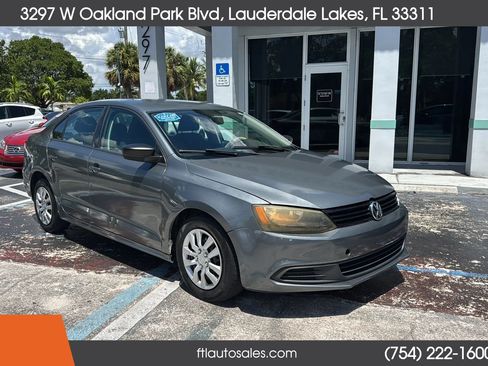 Used 2013 Volkswagen Jetta S FWD image 3