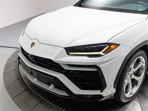 Used 2020 Lamborghini Urus AWD/4WD image 9