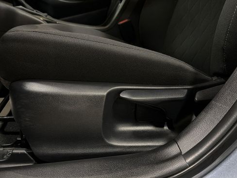 Used 2025 Toyota Corolla LE FWD image 15