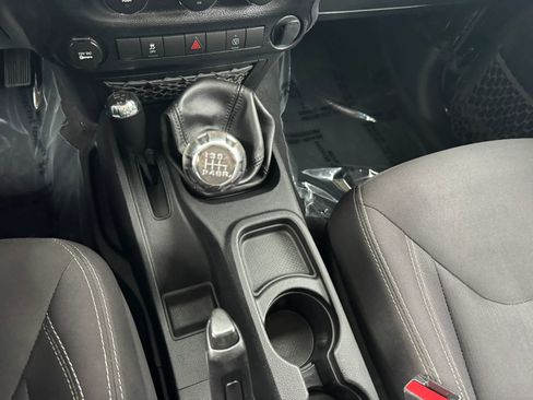 Used 2014 Jeep Wrangler Rubicon AWD/4WD image 32